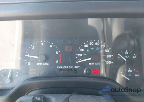 2000 Jeep Wrangler Se z USA, uszkodzony, nr VIN 1J4FA29P9YP741635